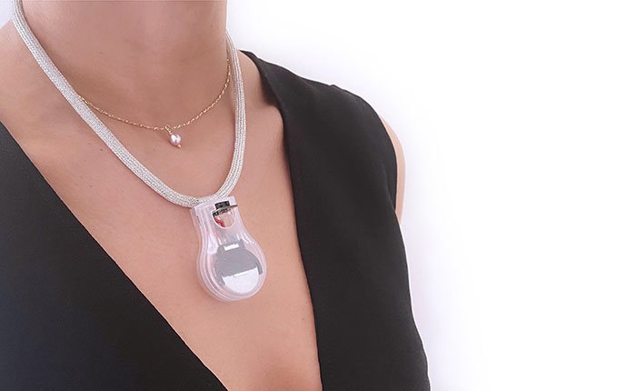 Созданный в NASA кулон помогает бороться с коронавирусом Созданный в NASA кулон помогает бороться с коронавирусом