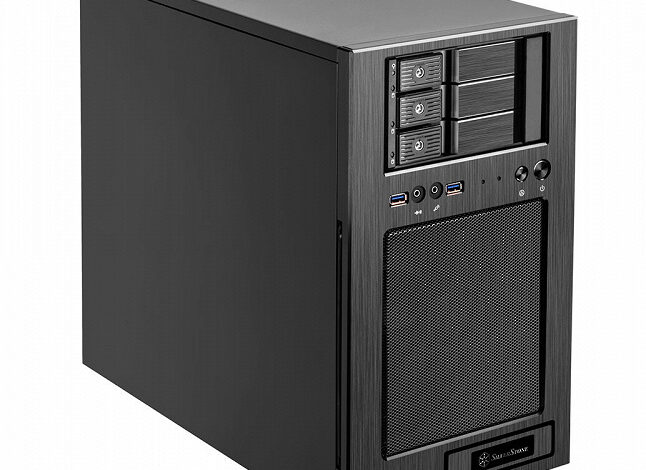 В корпусе SilverStone Technology CS330 можно разместить восемь накопителей типоразмера 3,5 дюйма