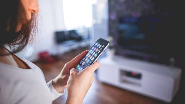 Как смартфоны влияют на чувство одиночества и почему так происходит Как смартфоны влияют на чувство одиночества и почему так происходит