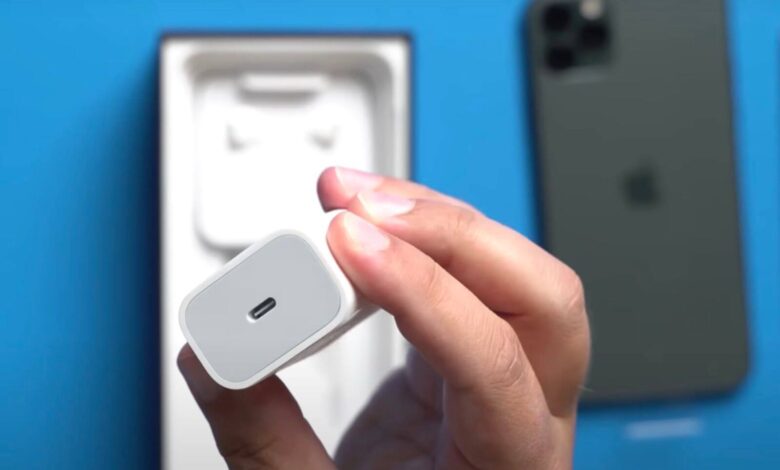 Apple оштрафовали за отсутствие зарядки в коробке с iPhone 12 Apple оштрафовали за отсутствие зарядки в коробке с iPhone 12