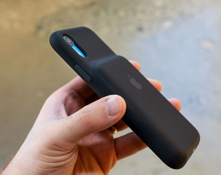 Новое поколение «беременного» чехла Apple может получить поддержку двухсторонней беспроводной зарядки