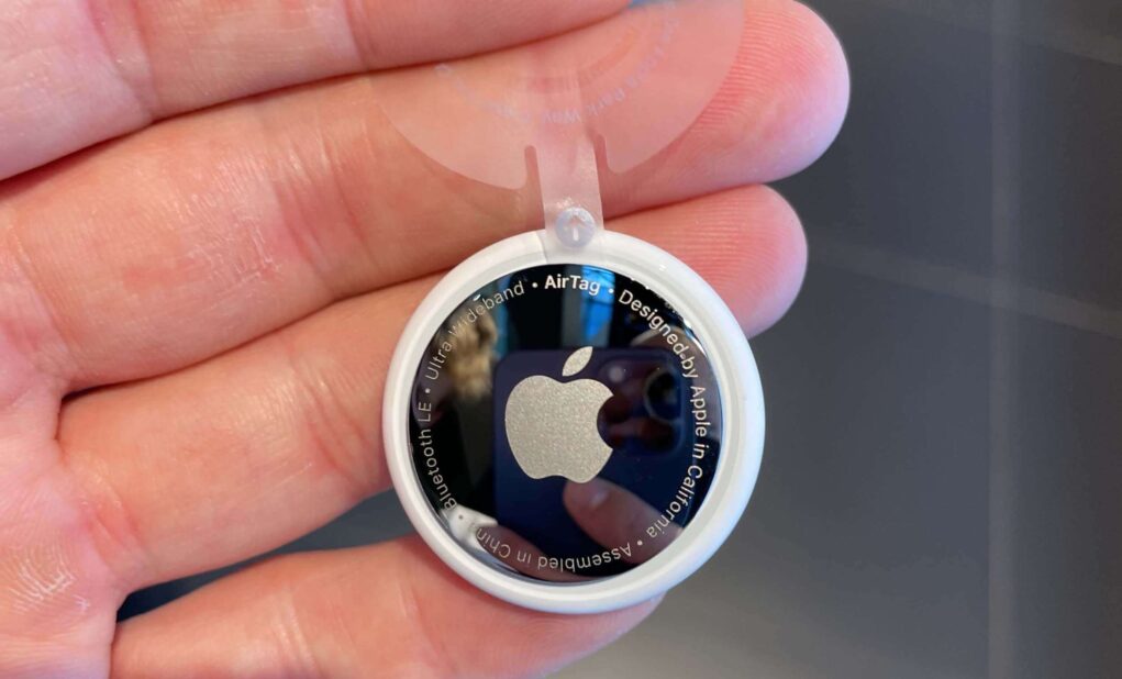 Xiaomi делает дешевый аналог AirTag. Что купить вместо него сейчас