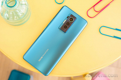 Samesong — Tecno пытается троллить Samsung, но у неё это плохо получается Samesong — Tecno пытается троллить Samsung, но у неё это плохо получается