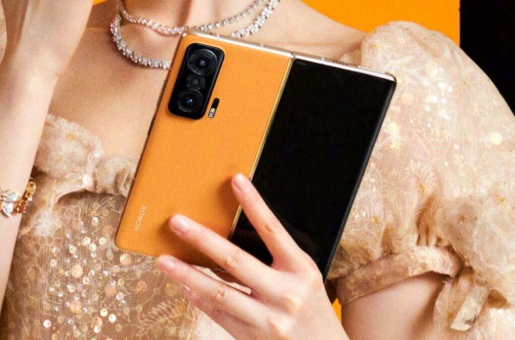 Сравнение с iPhone и iPad, новый складной механизм и искусственная кожа. Вышел Honor Magic V