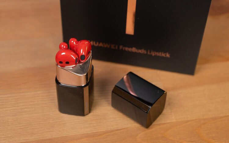 Самые необычные наушники для настоящих модниц — Huawei Freebuds Lipstick Самые необычные наушники для настоящих модниц — Huawei Freebuds Lipstick