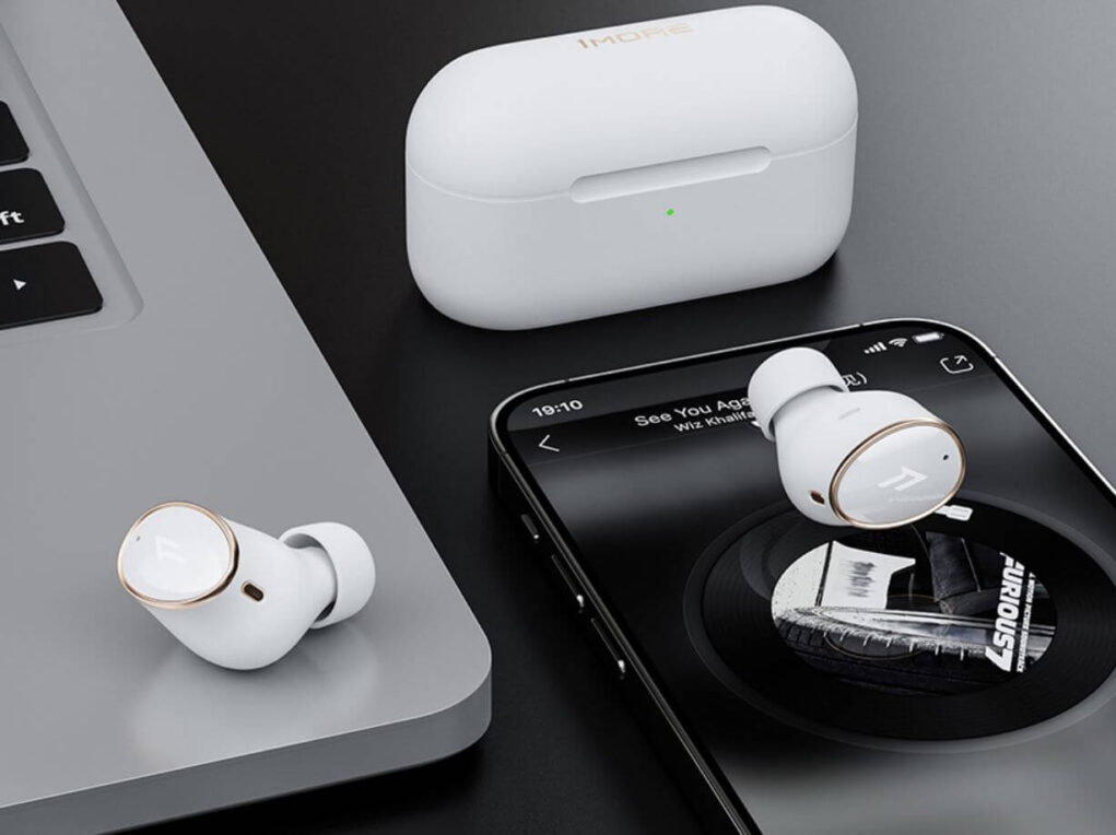 Какие наушники купить вместо AirPods. Достойный аналог 2022 года