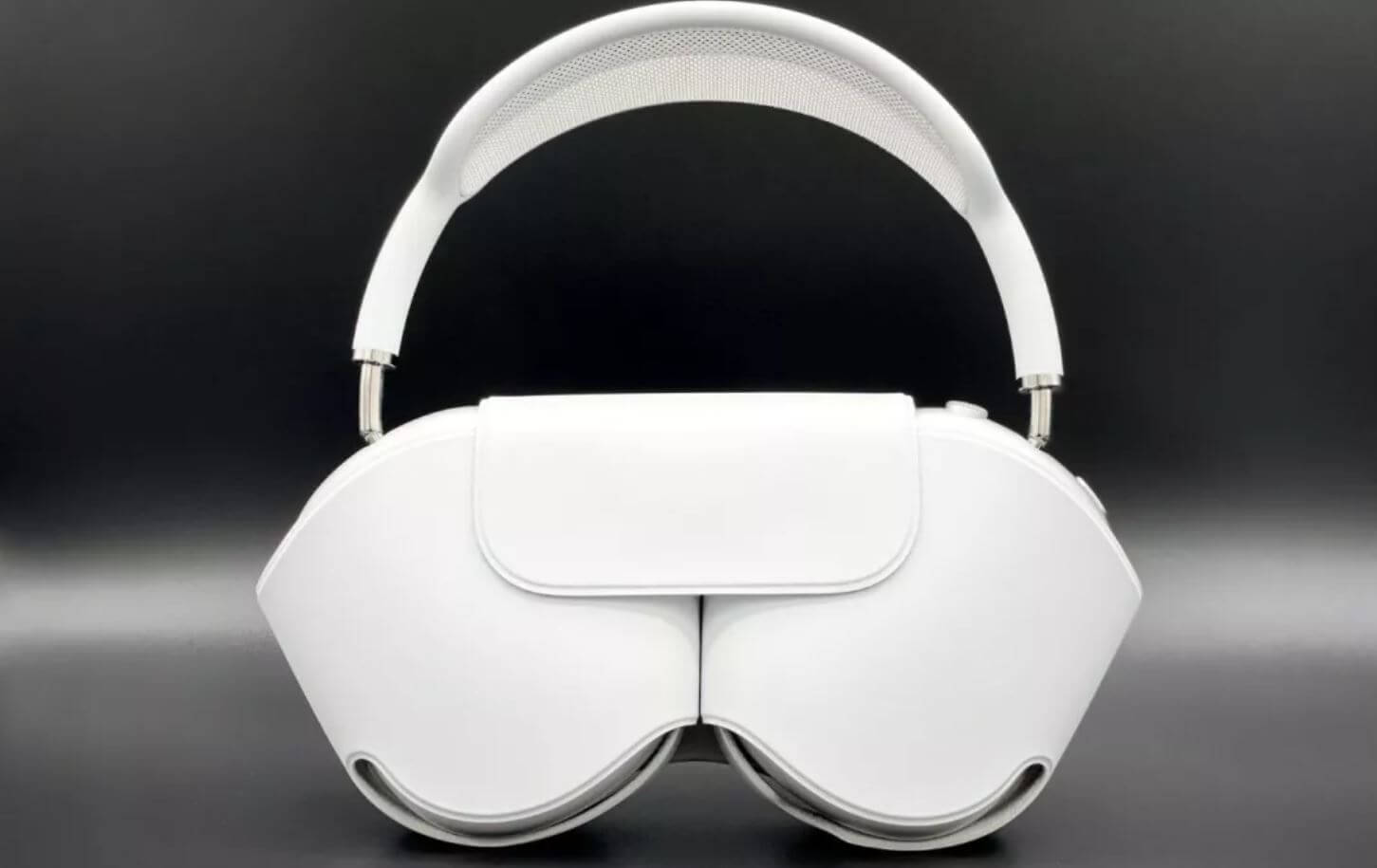 Чехол для AirPods Max. Пользователи отмечают, что практически не используют этот чехол. Фото