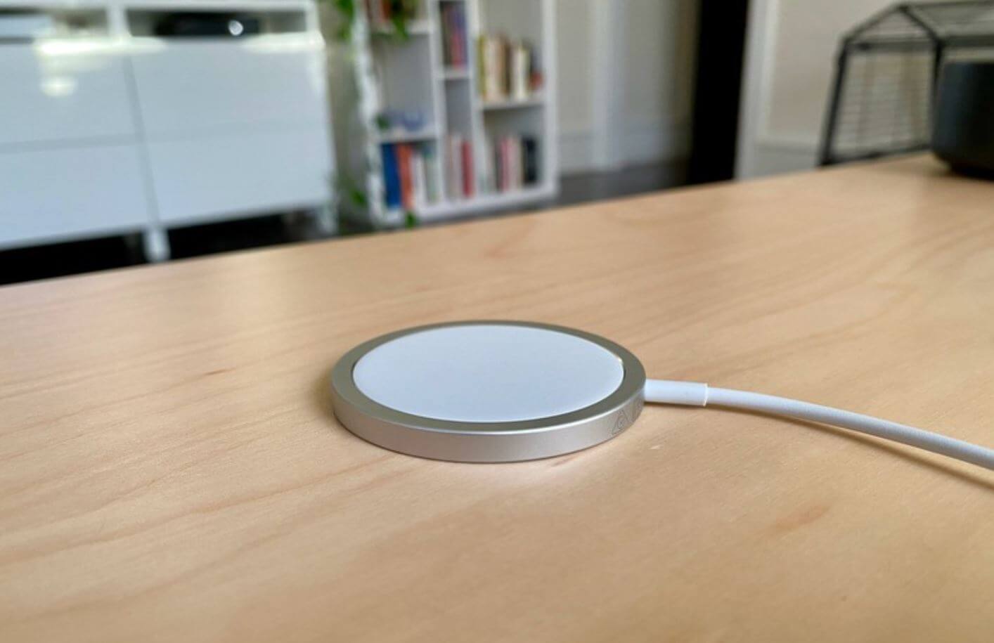 Стоит ли покупать зарядку MagSafe. Зарядка MagSafe не такая уж и удобная. Может, не стоит переплачивать? Стоит ли покупать зарядку MagSafe. Зарядка MagSafe не такая уж и удобная. Может, не стоит переплачивать? Фото.