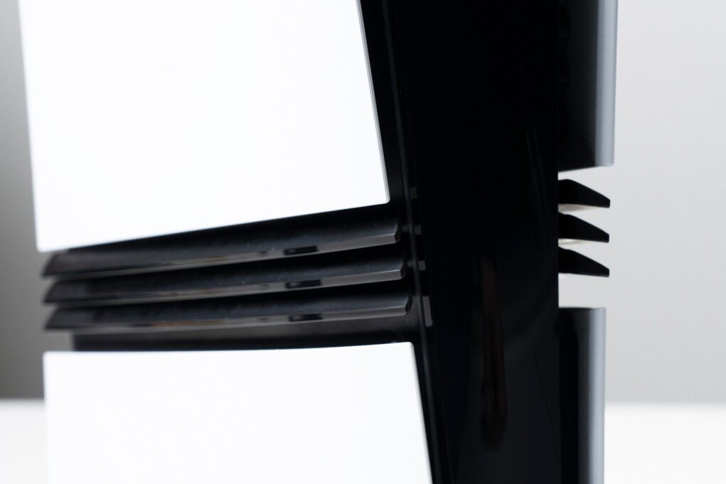 Мощная консоль PlayStation 5 Pro получила улучшенную систему охлаждения на основе жидкого металла