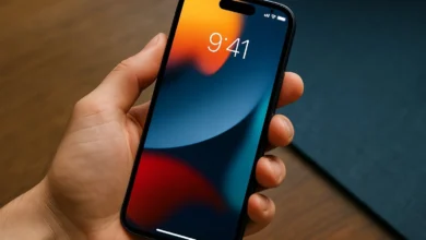 Почему экран iPhone загорается, когда вы берете его в руки