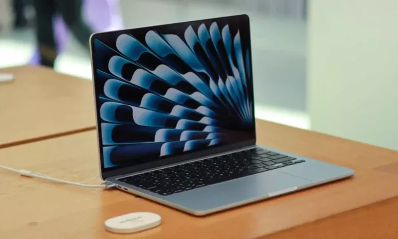 Apple выпустит дешевый MacBook с процессором от iPhone Apple выпустит дешевый MacBook с процессором от iPhone